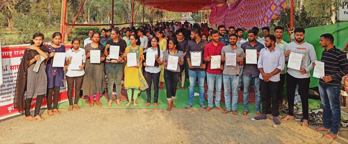 विद्यार्थ्यांनी स्वतःच्या रक्ताने लिहिलेले मुख्यमंत्र्यांना पत्र